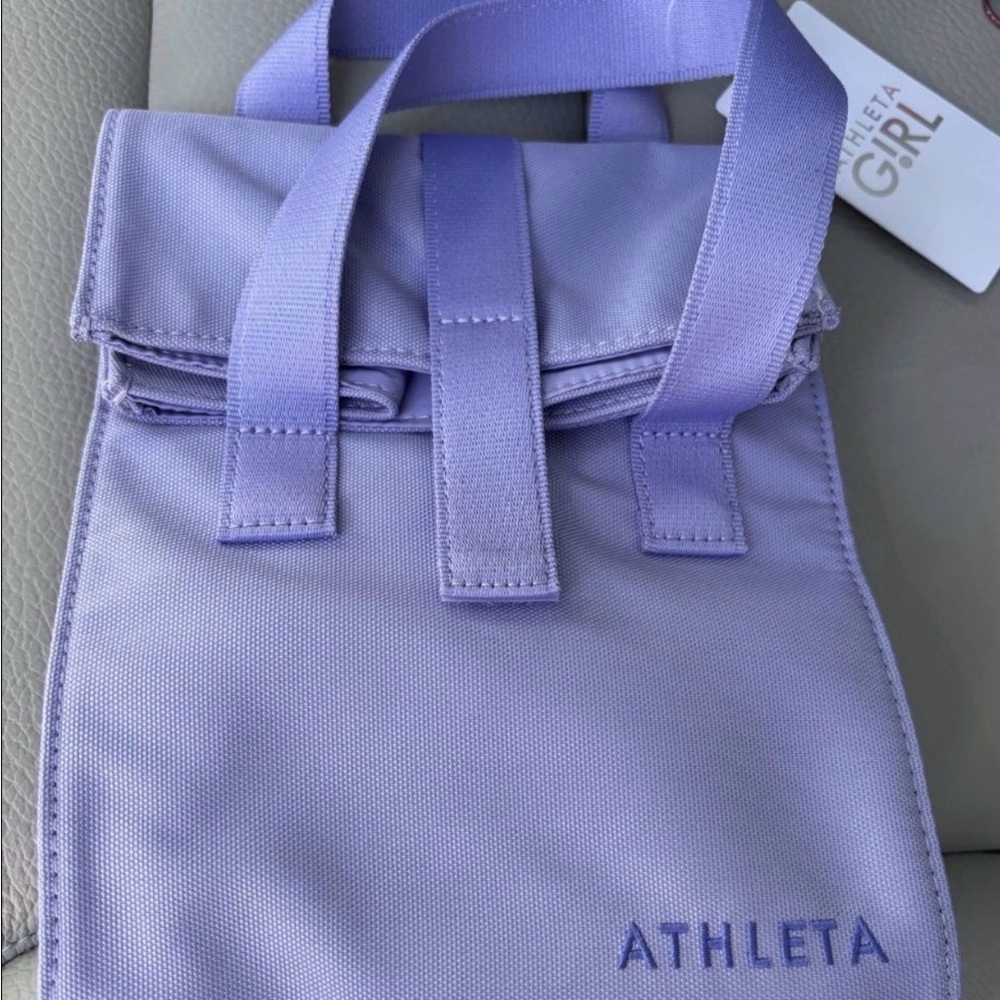 New - ATHLETA Limitless insulated lunch bag lavender